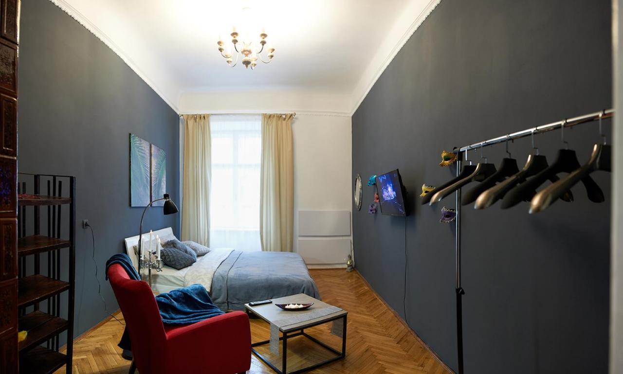 Stylish Apartments In The Center Львов Экстерьер фото